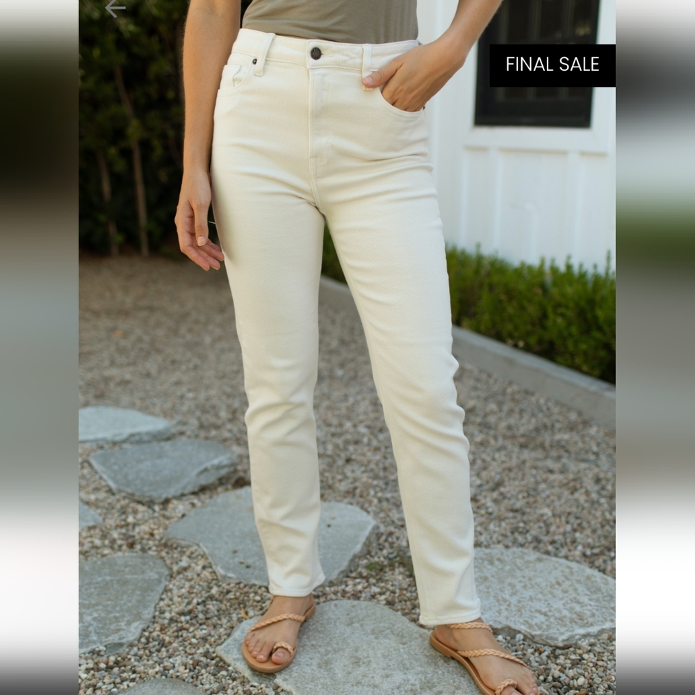 Carly Jean Los Angeles Brooke Slim Straight Leg Jeans Size 3